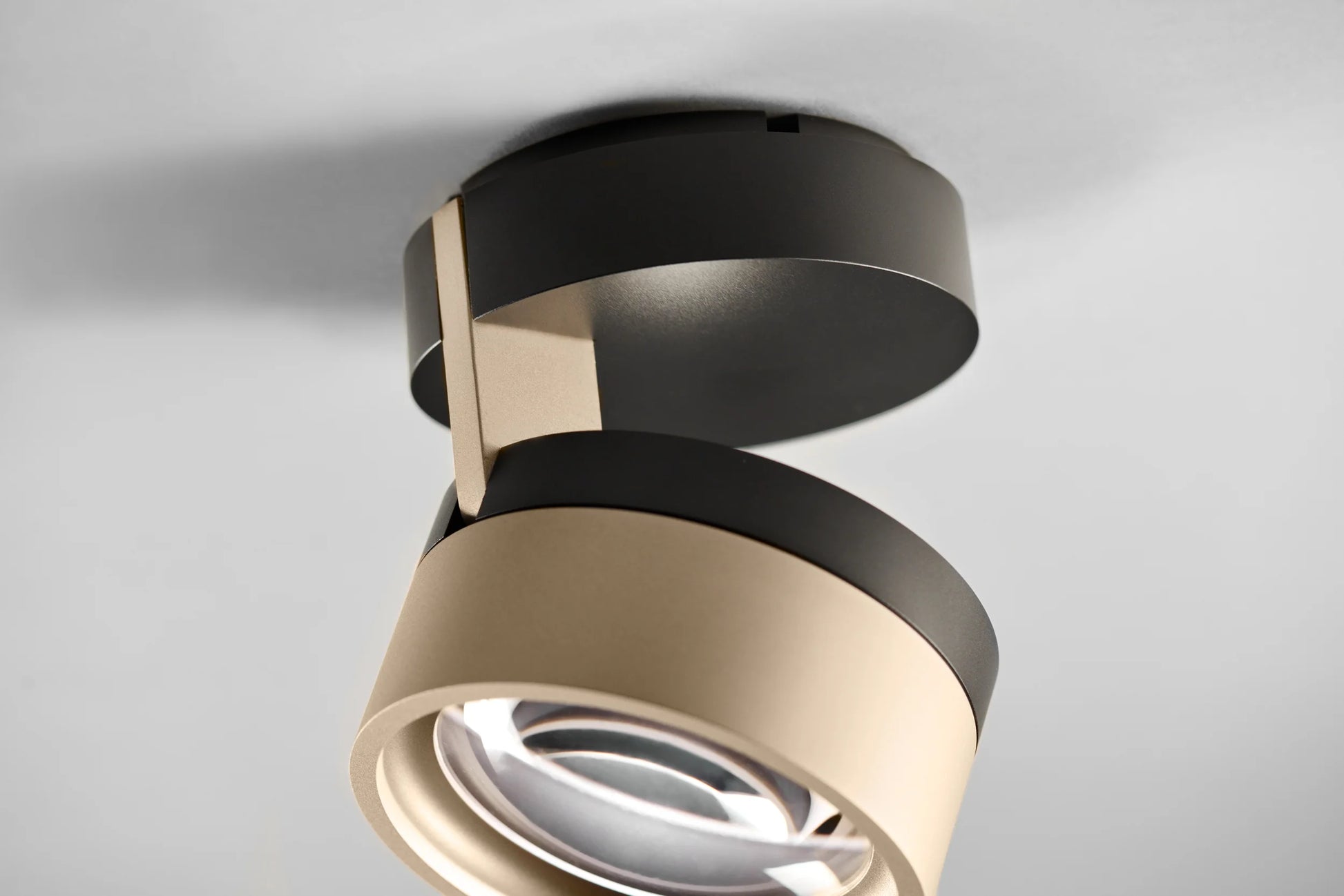 Blade C1 - LightPoint x Studio F.A Porsche Design - Luxilight