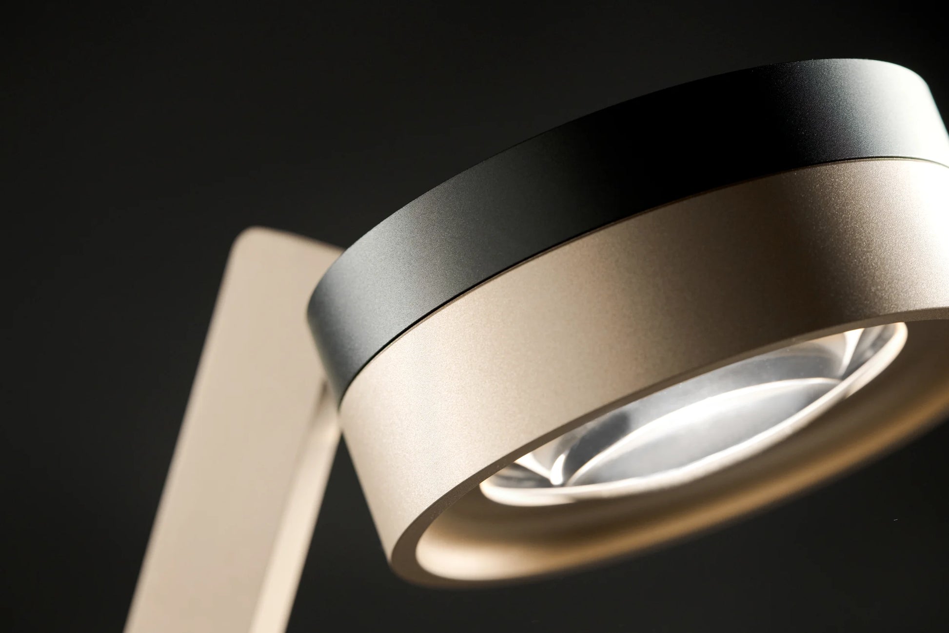 Blade T - LightPoint x Studio F.A Porsche Design - Luxilight