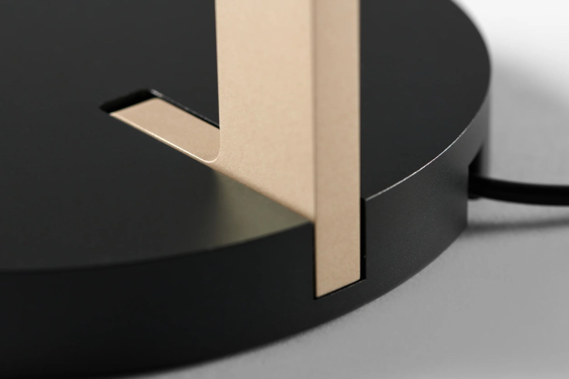 Blade T - LightPoint x Studio F.A Porsche Design - Luxilight