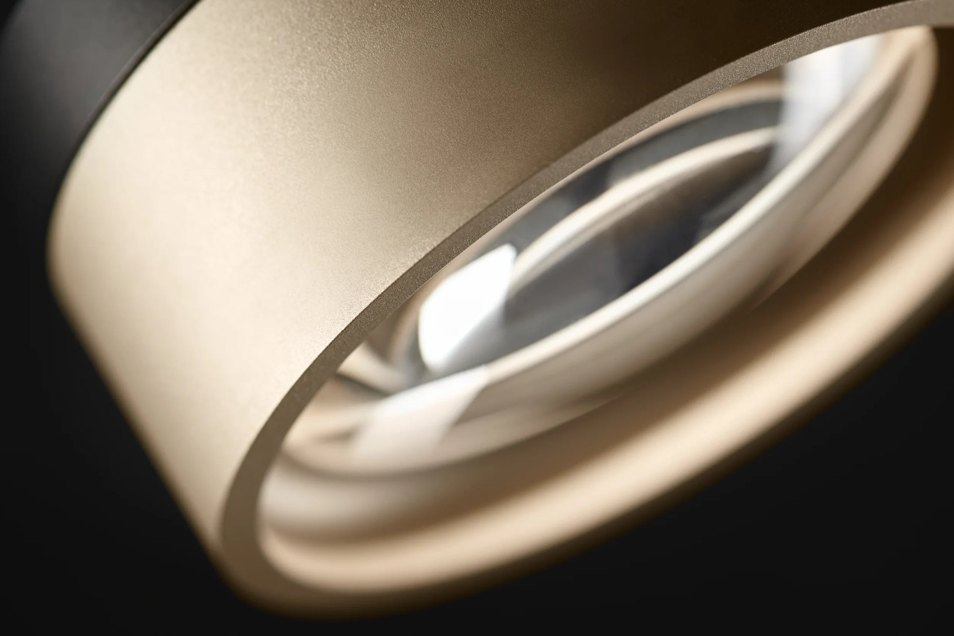 Blade T - LightPoint x Studio F.A Porsche Design - Luxilight